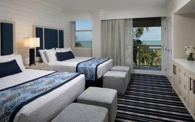 2 Bedrooms Suite Beach View