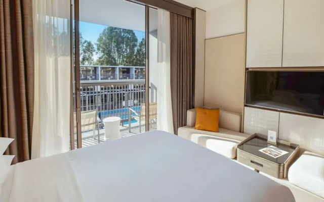 Premium Lanai Twin room