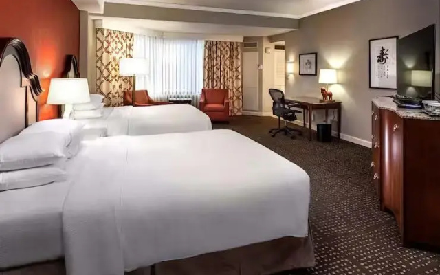 Corner Atrium Twin room