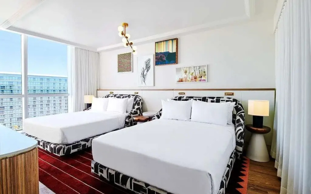 Grand Strip View Ruby Suite
