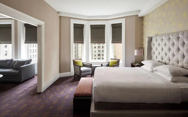 Avenue Double Suite