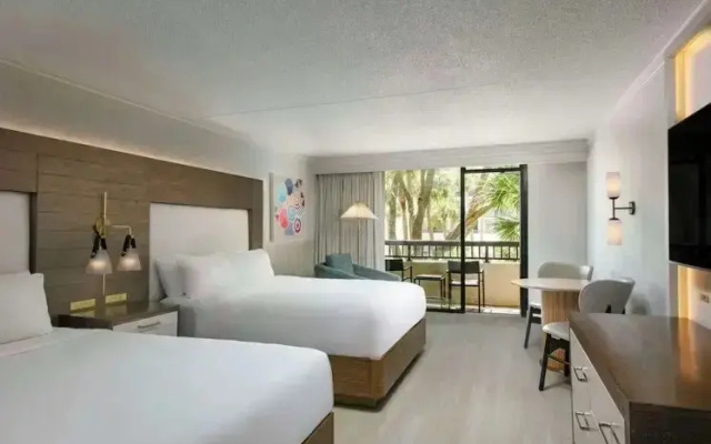 Accessible Twin room with pool view