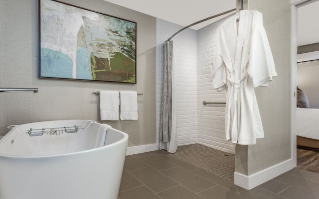 Catalina Luxury Accessible Double Suite