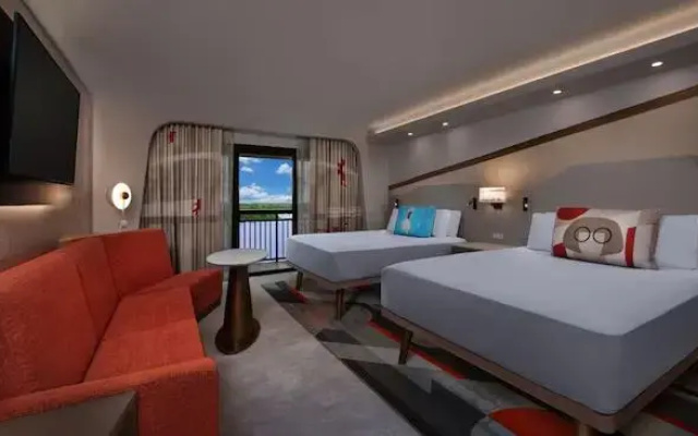 Main Tower Double room with water view