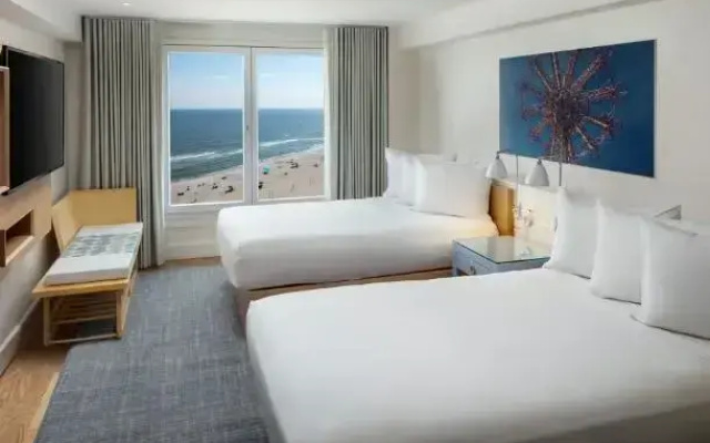 Accessible Twin room oceanfront