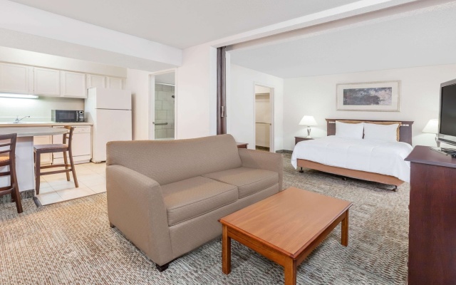 1 Bedroom Accessible Double Suite