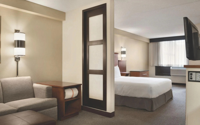Accessible Roll-In Shower Double room (with sofa bed)