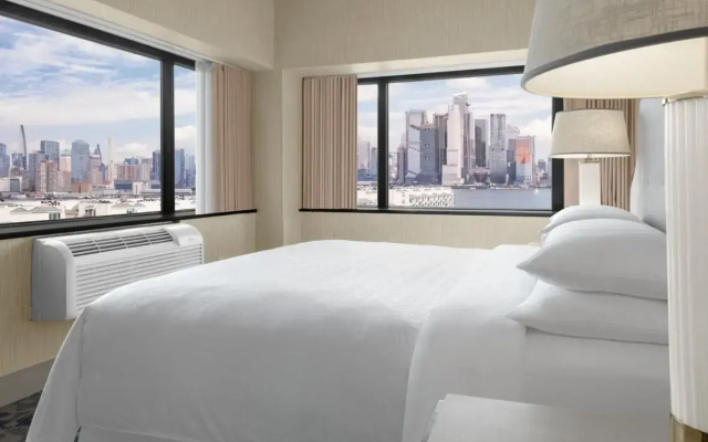 Panoramic Double Suite with city view