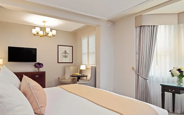 Ground Level Double Guestroom