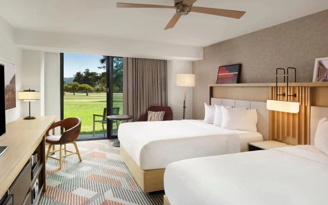 Golf Course View with Patio room