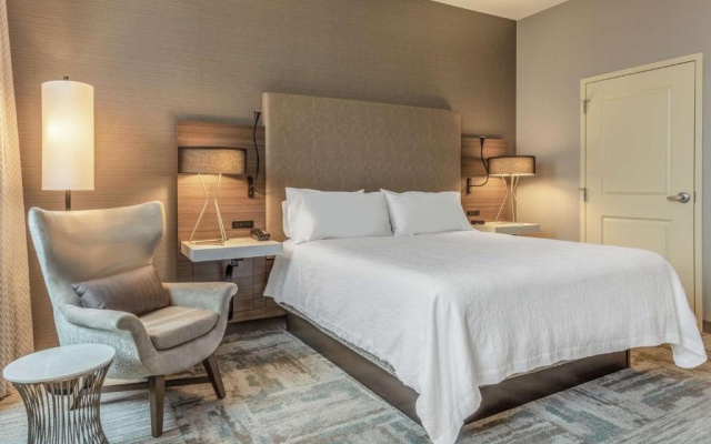 1 Bedroom Deluxe With sofa bed Double Suite with city view