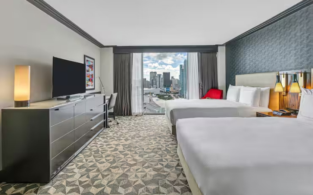 1 Bedroom Twin Suite with bay view