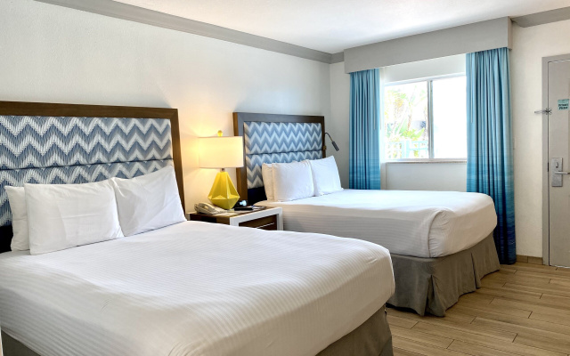 1 Bedroom Scallop Twin Suite beachfront
