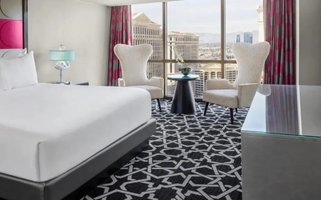 Vice Presidential Flamingo Double Suite