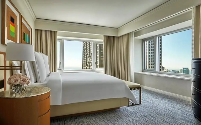 Executive Accessible Double Suite with city view