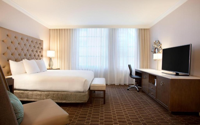 1 Bedroom Mobility Accessible Double Suite