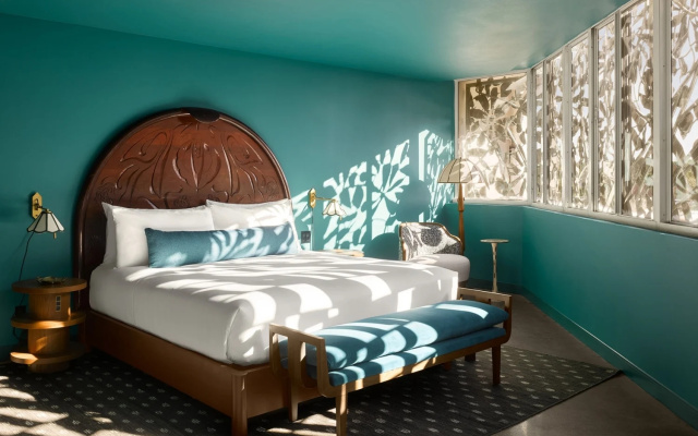 Grand Luxe Corner Accessible Double Suite