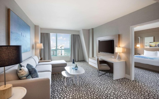 Diplomat Intracoastal Suite