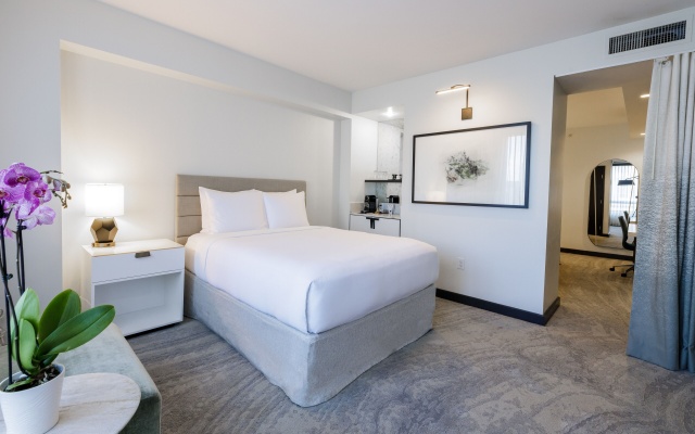 Grand Double Corner Junior Suite with water view