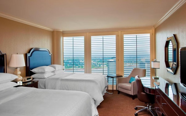 Deluxe Quadruple Guest room with city view