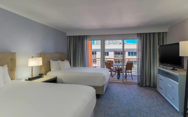 Deluxe Twin room with balcony and with partial ocean view