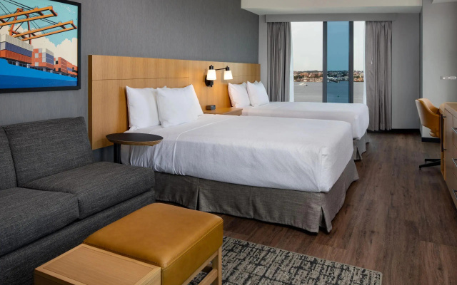 Twin room with harbour view