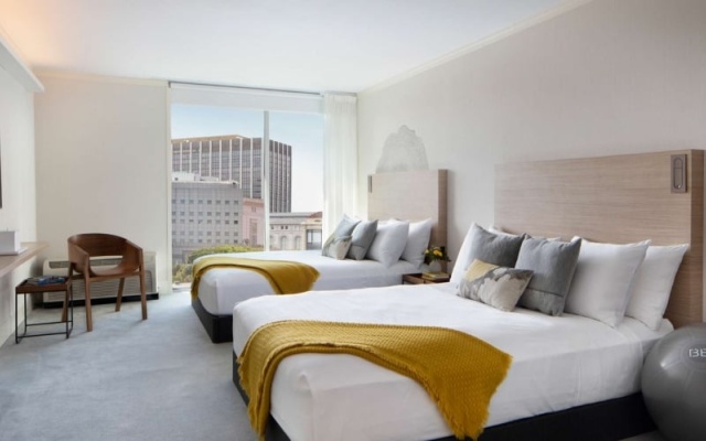 Executive Twin room with city view