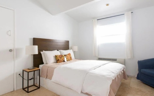 2 Bedrooms Garden Cottage