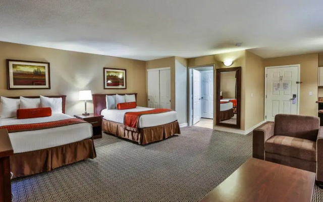 Executive Suite with pool view