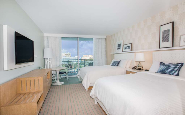 Grand Deluxe Twin room Partial Gulf View