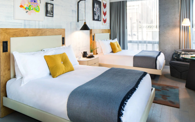 Twin room with Manhattan Bridge view