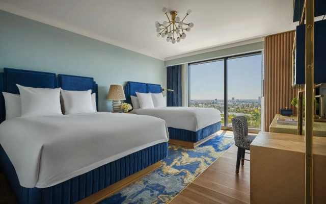 Deluxe Twin room with Skyline view