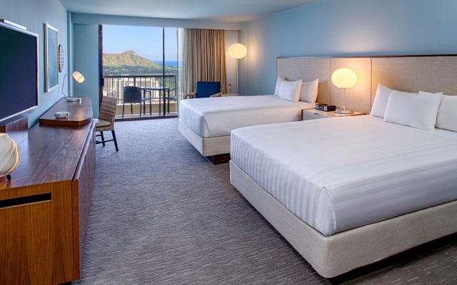Twin room with Diamond Head Ocean Front View