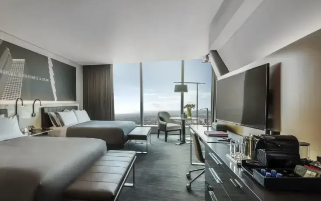Classic Club Lounge Access Twin room with city view