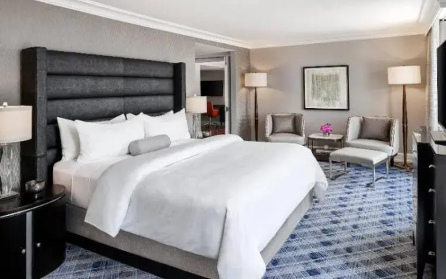 Double room with balcony and Monument View