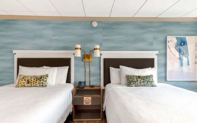 Twin room with pool view