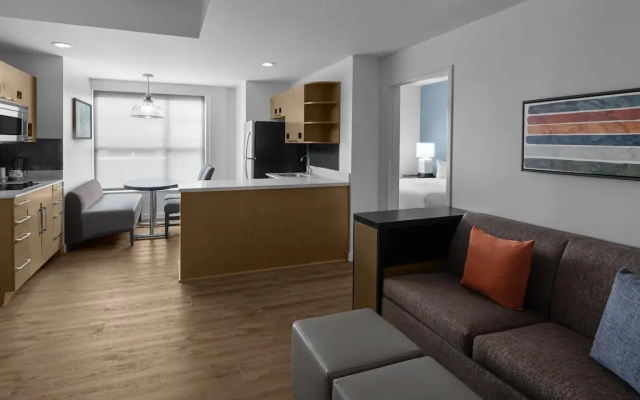 2 Bedrooms Suite