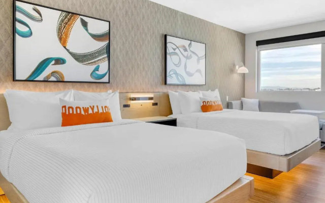 Top Floor Twin Club room