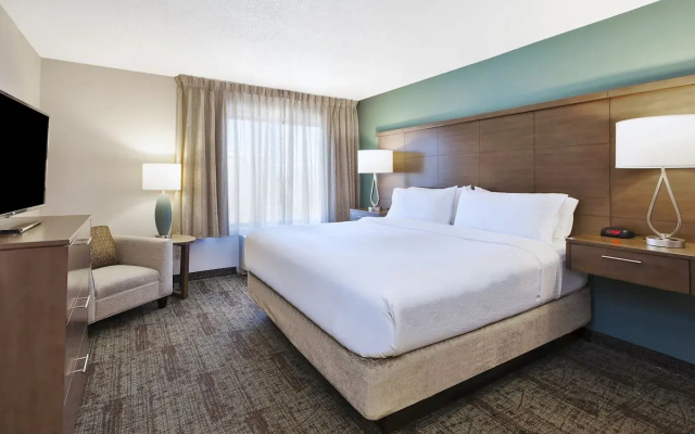 1 Bedroom Deluxe Suite