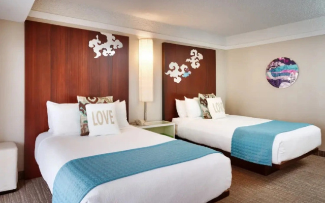 Standard Quadruple room with pool view