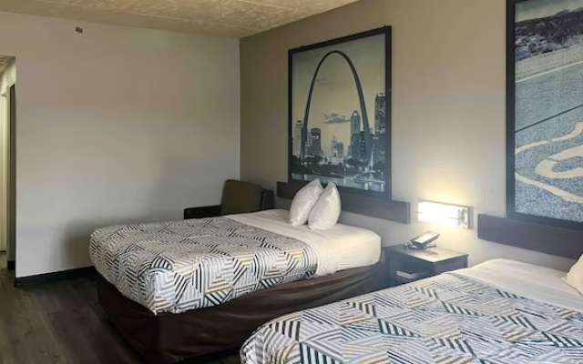 Standard Twin room