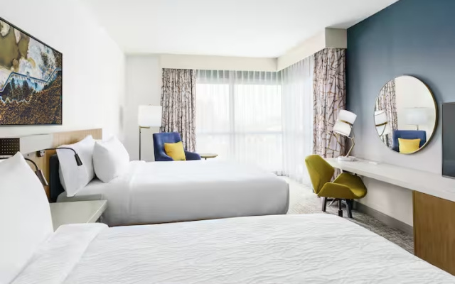 Corner Twin room