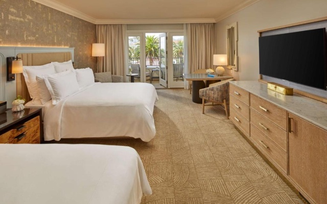 Twin room with ocean view