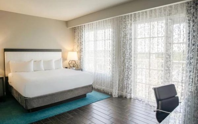 Grand Intracoastal Suite