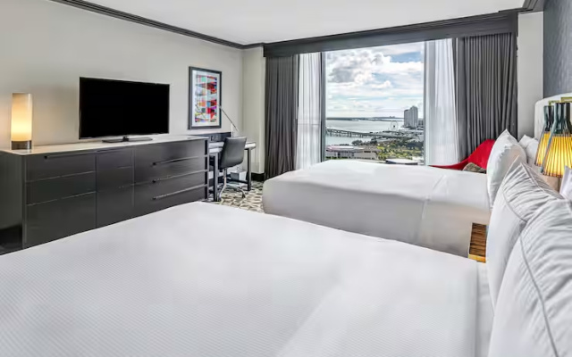 Twin Junior Suite with bay view