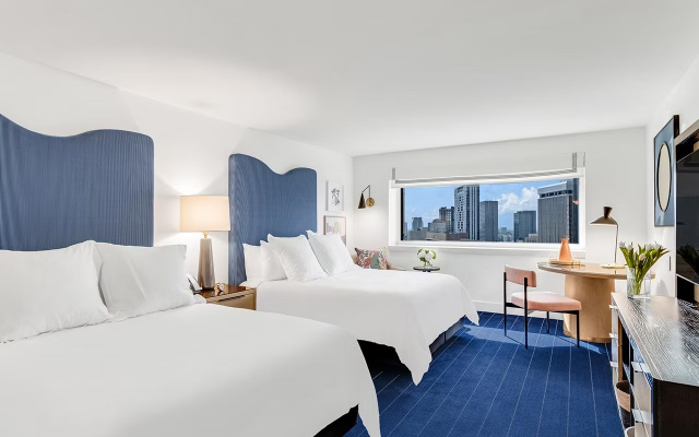 Classic Twin room Skyline View