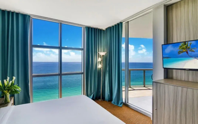 1 Bedroom Deluxe Oceanfront Double Suite