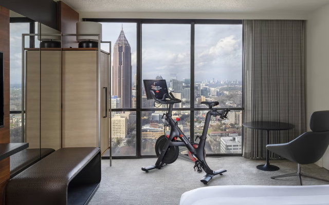 Peloton Bike Double room