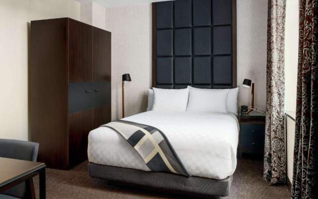 Mobility Accessible with Roll-In Shower Double room