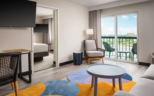 Two-room Double Suite with balcony and with partial ocean view